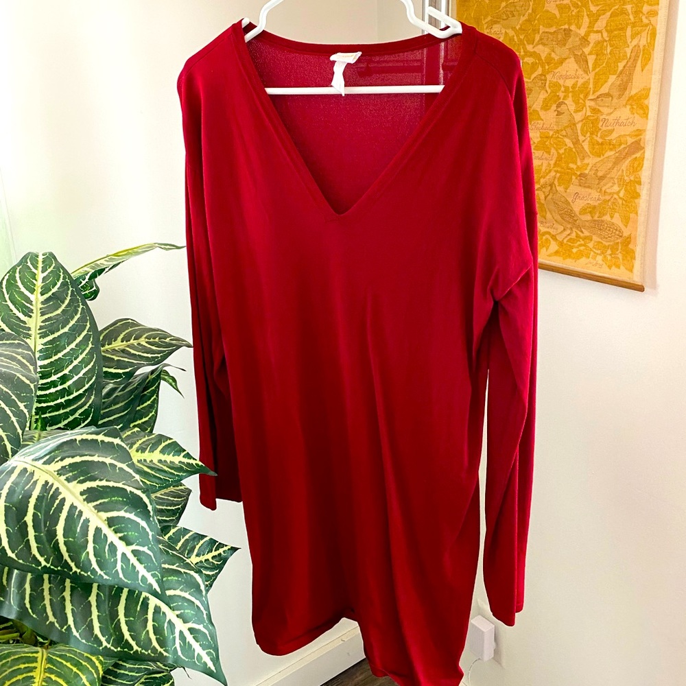 Lolë red Sweater dress. Slit sleeve details.